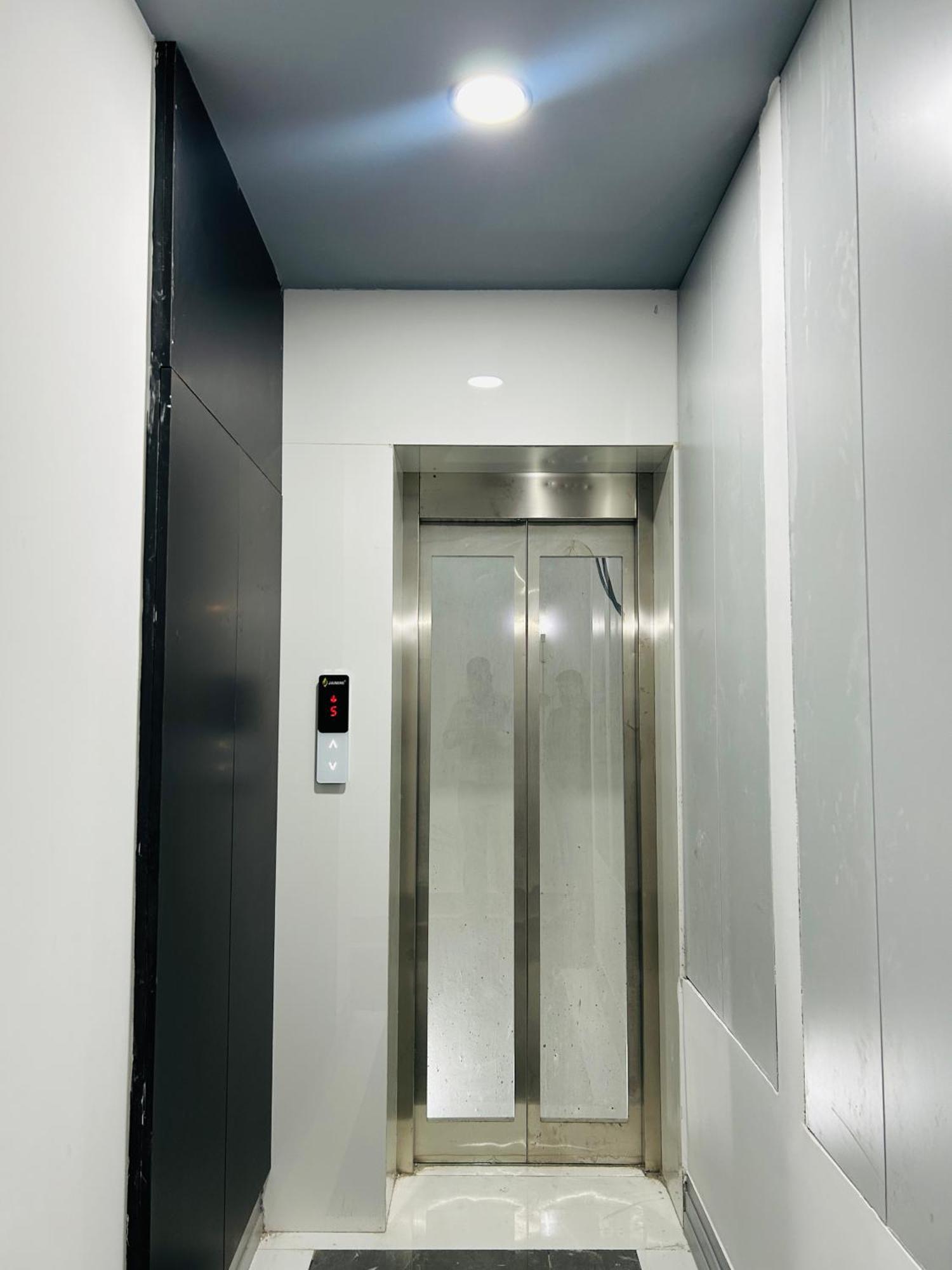 Bedchambers Serviced Apartment, Golf Course, Gurgaon Eksteriør billede