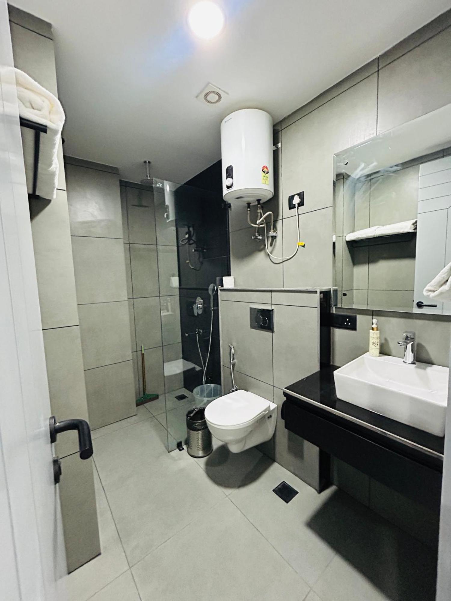 Bedchambers Serviced Apartment, Golf Course, Gurgaon Eksteriør billede
