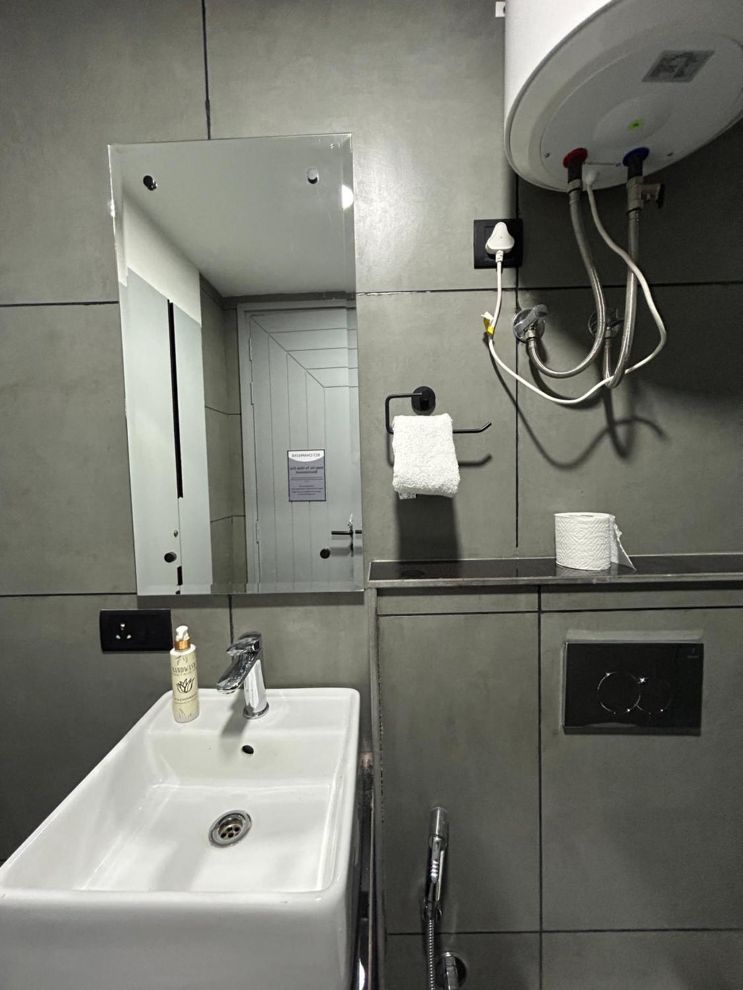 Bedchambers Serviced Apartment, Golf Course, Gurgaon Eksteriør billede
