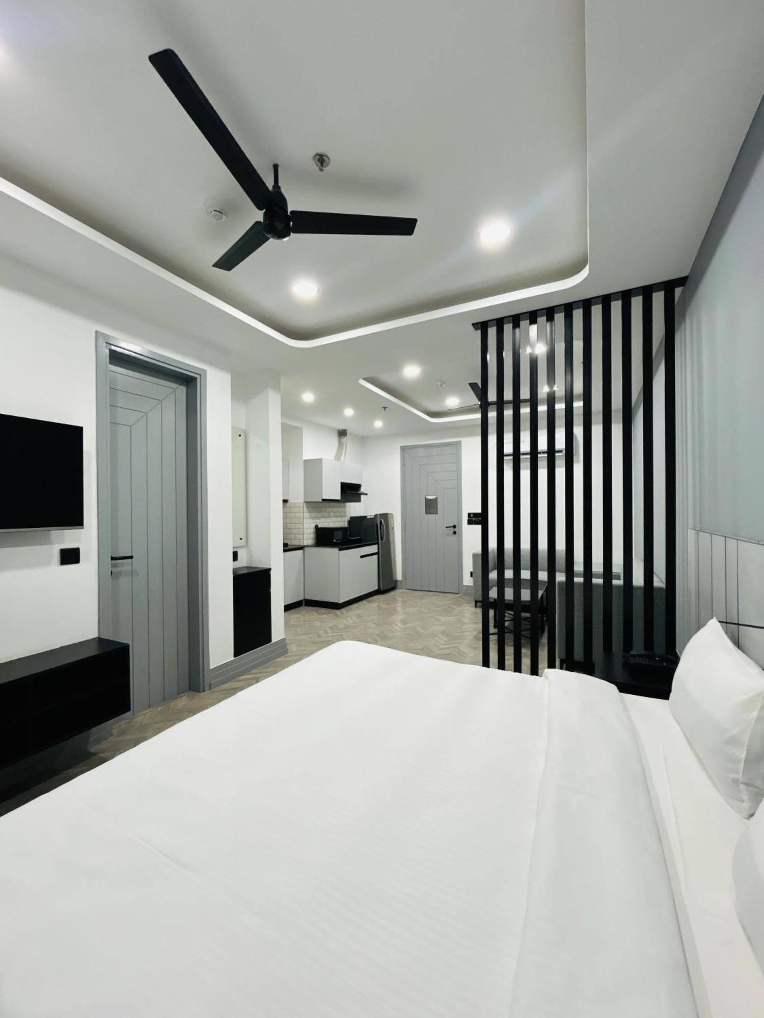 Bedchambers Serviced Apartment, Golf Course, Gurgaon Eksteriør billede