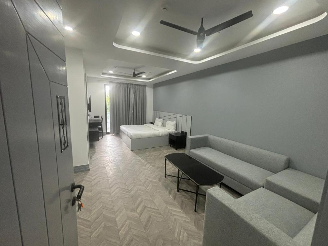 Bedchambers Serviced Apartment, Golf Course, Gurgaon Eksteriør billede